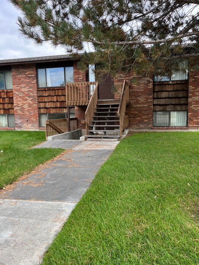 Photo - 590 N Woodruff Ave