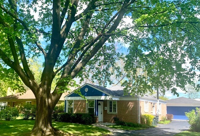 Photo - 828 E Rockland Rd House