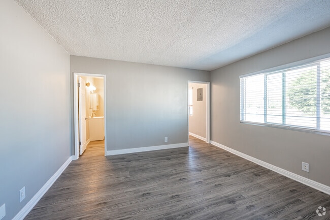 Studio - 365SF - Twin Palms