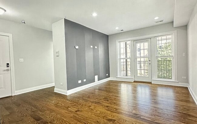 Building Photo - 7730 N Ashland Ave Rental