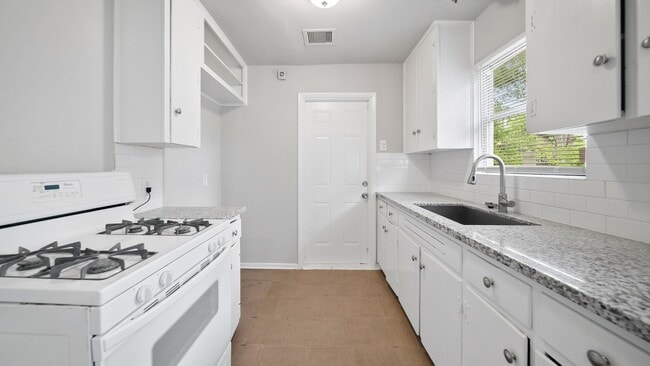 Photo - 1213 Hector Ave