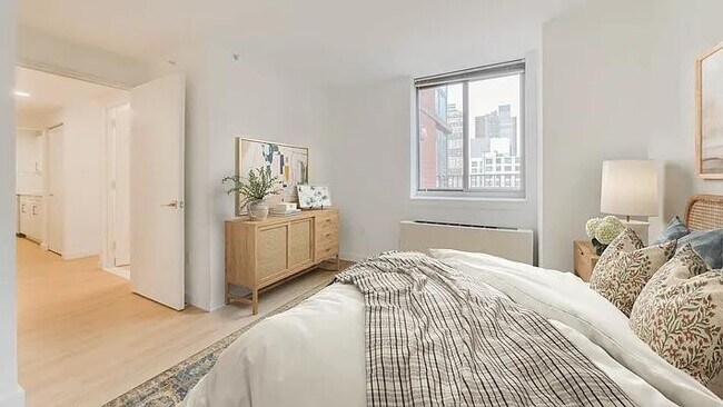 Photo - 448 W 37th St Unit 6E