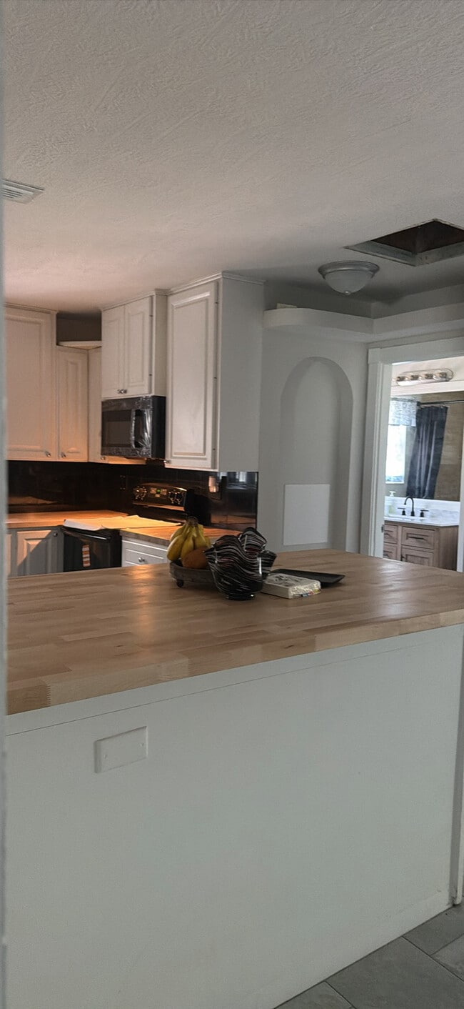 Photo - 27395 Shriver Ave