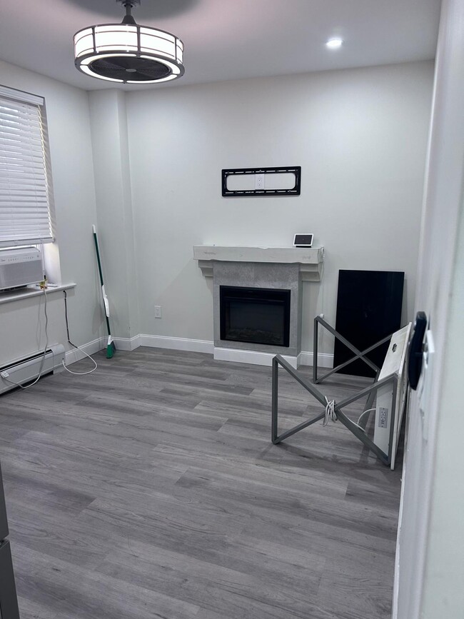 Photo - 6109 Monroe Plz Unit 1