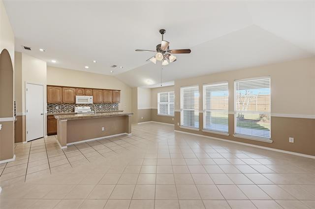 Photo - 421 Kingfisher Ln