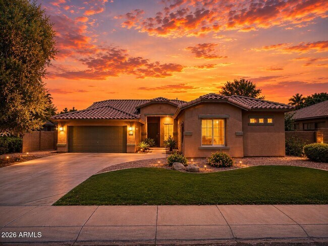 4424 E Palmdale Ln