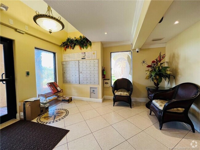 Building Photo - 10200 S Ocean Dr Unit PH-1 Rental