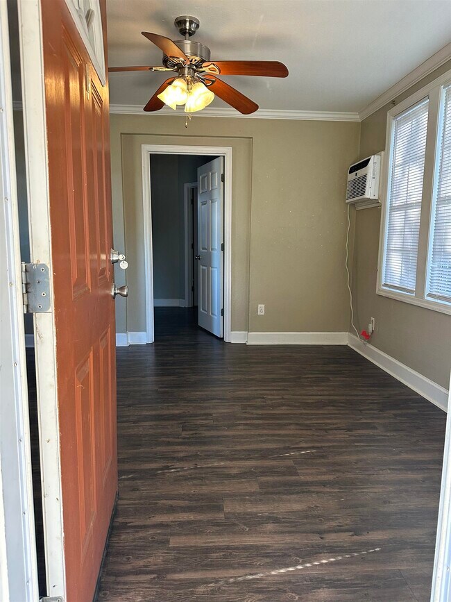 Photo - 229 S Lipona Rd