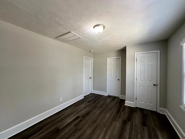 Photo - 222 Woodrow St