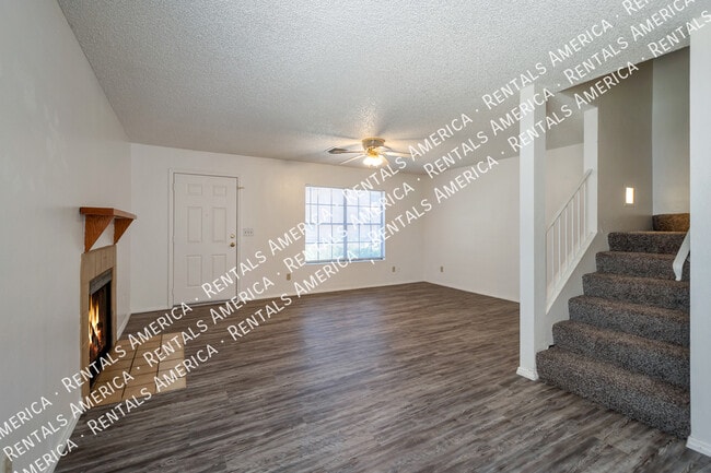 Photo - 1961 N Hartford St