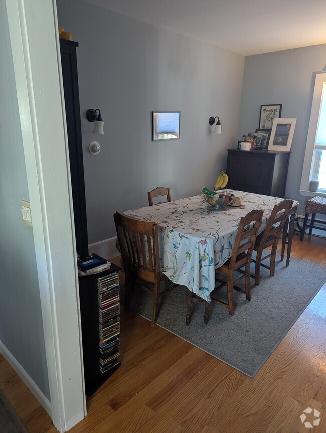Building Photo - 17 Lowell Street Pl Unit 17 Lowell St Place Rental