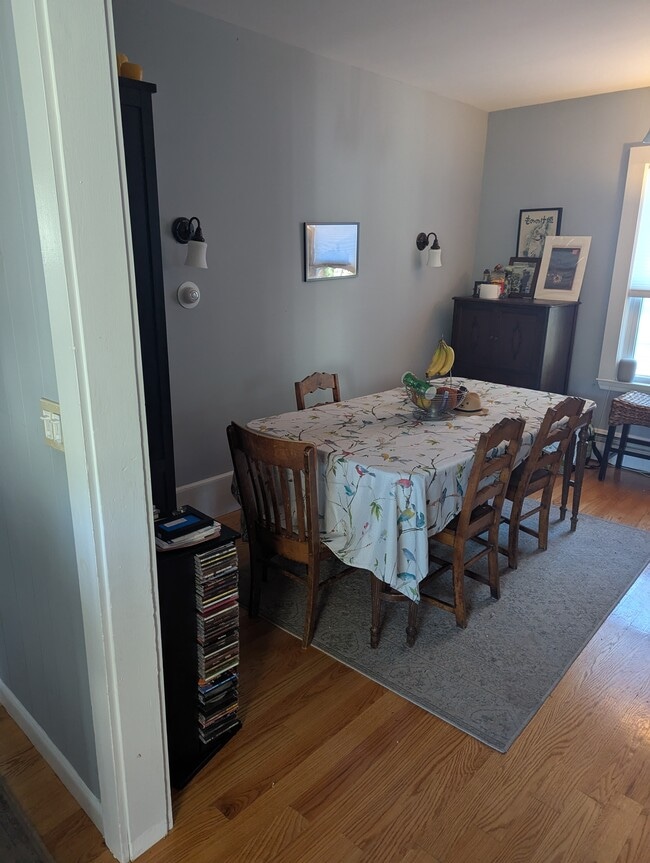 Building Photo - 17 Lowell Street Pl Unit 17 Lowell St Place Rental