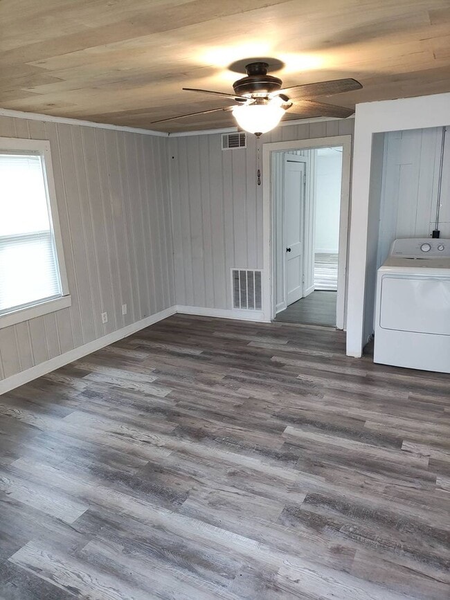 Photo - 2205 N 2nd St