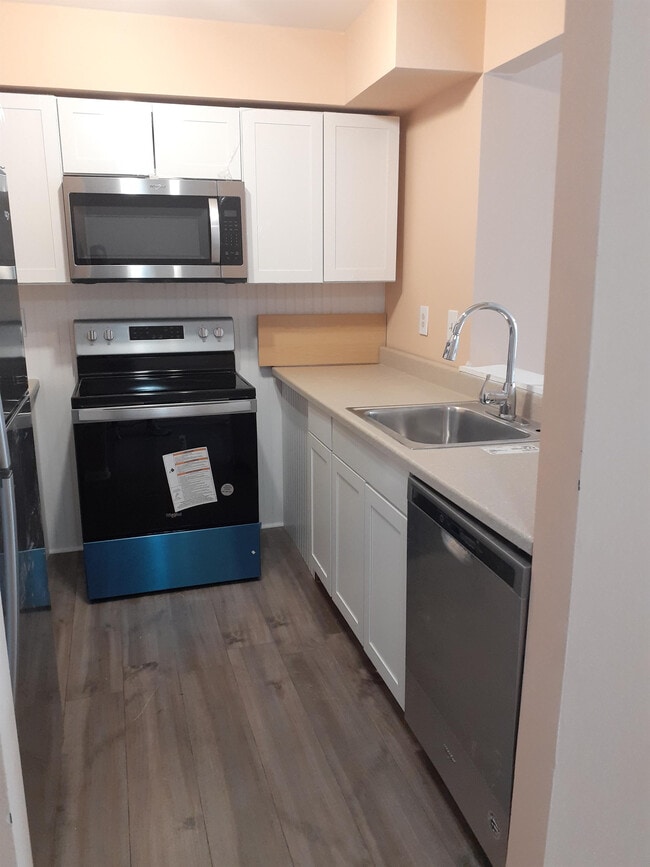 Building Photo - 7540 Belle Grae Dr