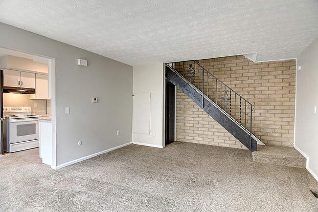 Photo - 403 Coventry Pl