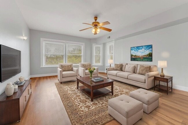 Photo - 8012 S Essex Ave