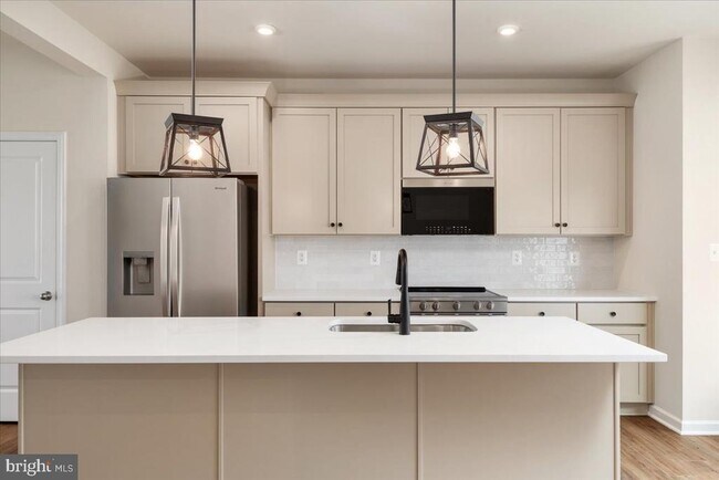 Photo - 210 Monteith Dr