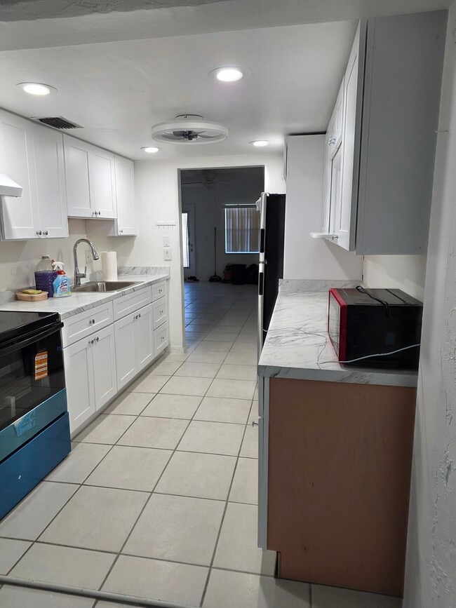 Photo - 1 Abbey Ln Unit 204