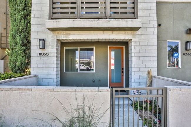 3 bedroom 2.5 bath in Gated Community - 3 bedroom 2.5 bath in Gated Community