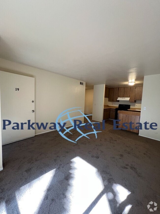 Building Photo - Downstairs 2 Bedroom 1 Bathroom Condo in E...