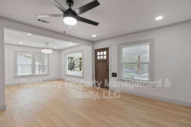 Photo - 2105 Tremont Ave