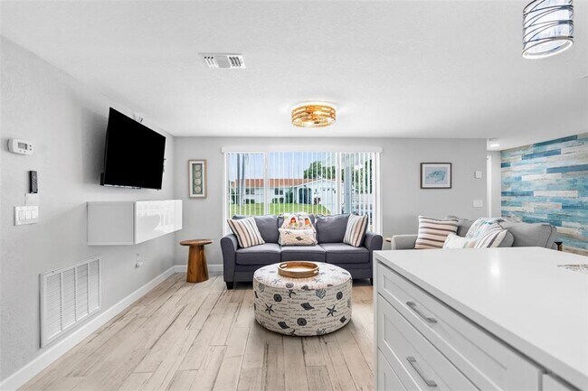 Photo - 12535 3rd Isle