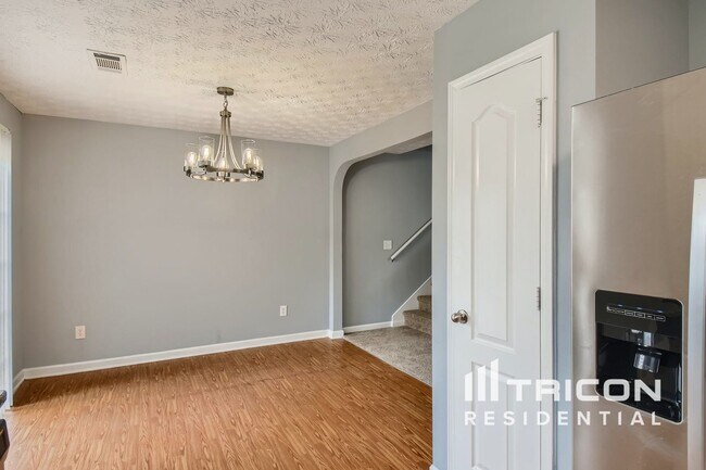 Photo - 1740 Formosa Ln