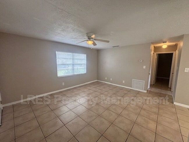 Photo - 2437 Chase Ave