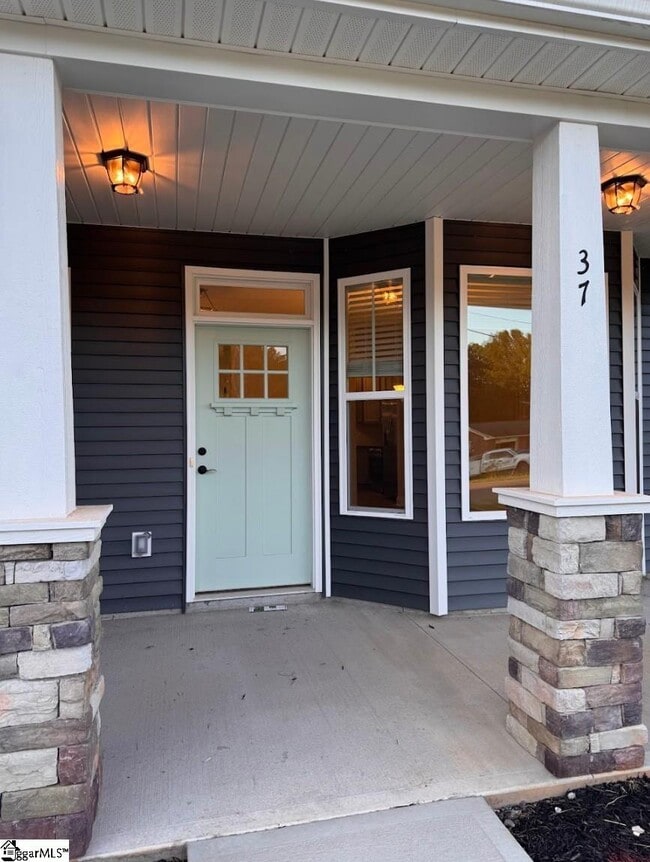 Photo - 37 Snowmill Rd