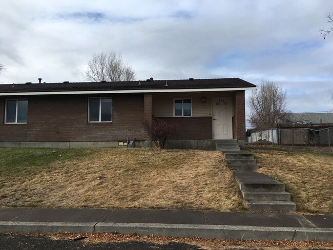 Building Photo - MF067-396/ 408 SE 7th- Tekk Unit 396