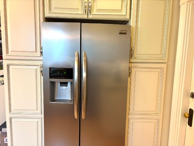 Photo - 610 South St Unit 2