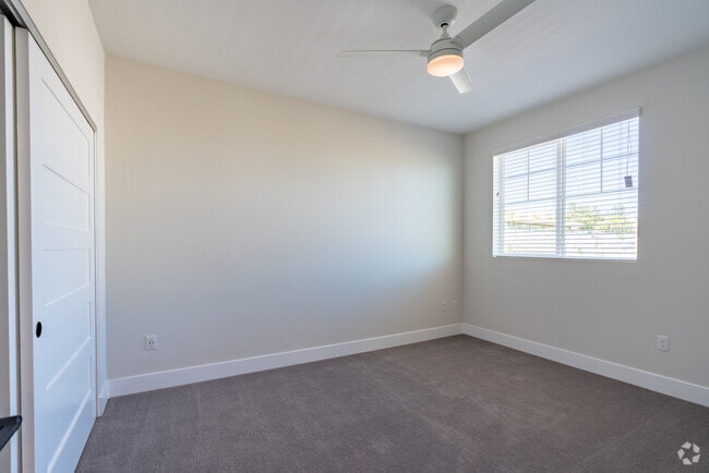 3BR, 2BA - 1,401SF C2