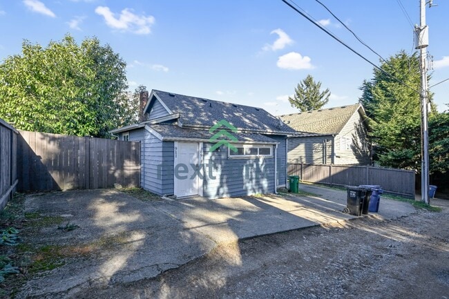 Building Photo - Charming 1-bedroom, 1-bathroom unit in Greenwood