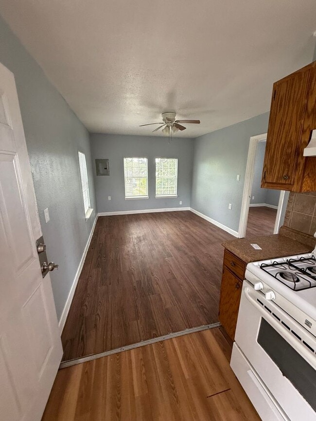 Photo - 2-Bedroom Asap move in! Unidad 1/2