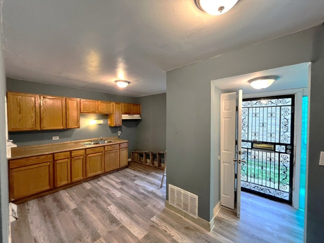 Photo - 11530 S Racine Ave