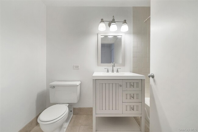 Photo - 1 Landmark Sq Unit 522