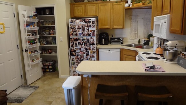 Building Photo - Contract Sale: One Bedroom near Utah Valley Hospital and Provo Recreation Center Unit 672 306