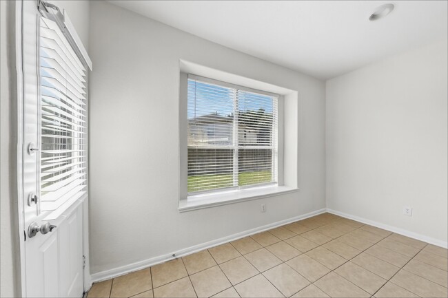 4702 Sebastopol Dr