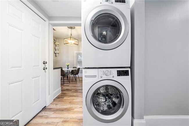 Photo - 1099 Center St NW