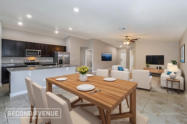 Photo - 785 Geoffrey Ave SW