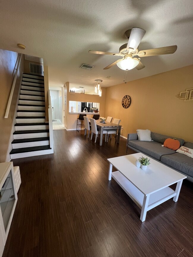 Building Photo - 1132 Kennewick Ct