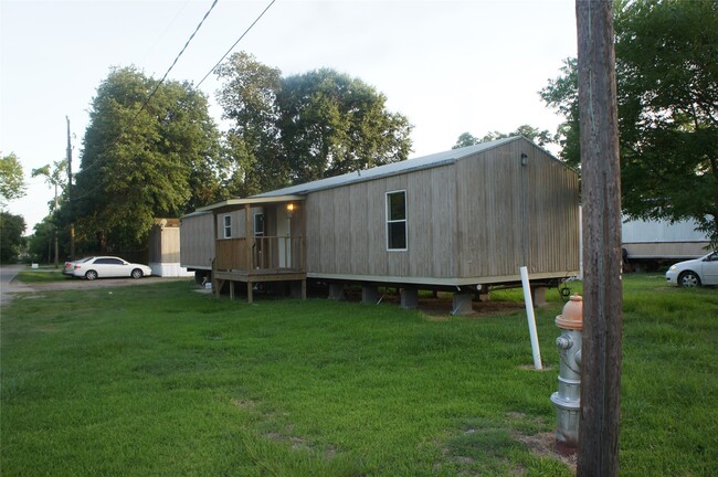 601 Clear Lake Rd