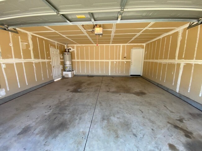 Photo - 3848 E Oak Ave