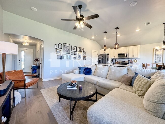 Photo - 3-bedroom home with Storm Shelter in Westmoore area