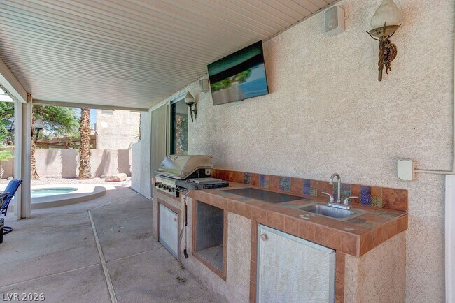 Photo - 325 Brilliant Summit Cir