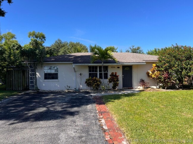 Building Photo - 9596 Richmond Cir
