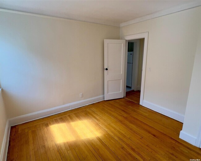 Photo - 115-04 Van Wyck Expy