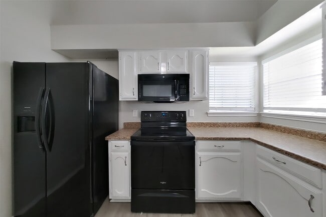 Photo - 7811 Bluff Trail Dr