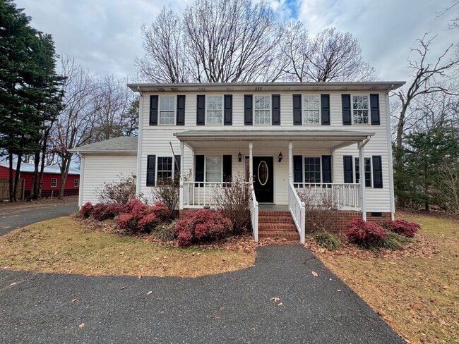 Building Photo - Beautiful Home in Campbell County