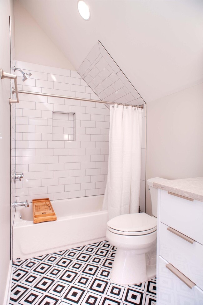 Photo - 2121 Jefferson Ave